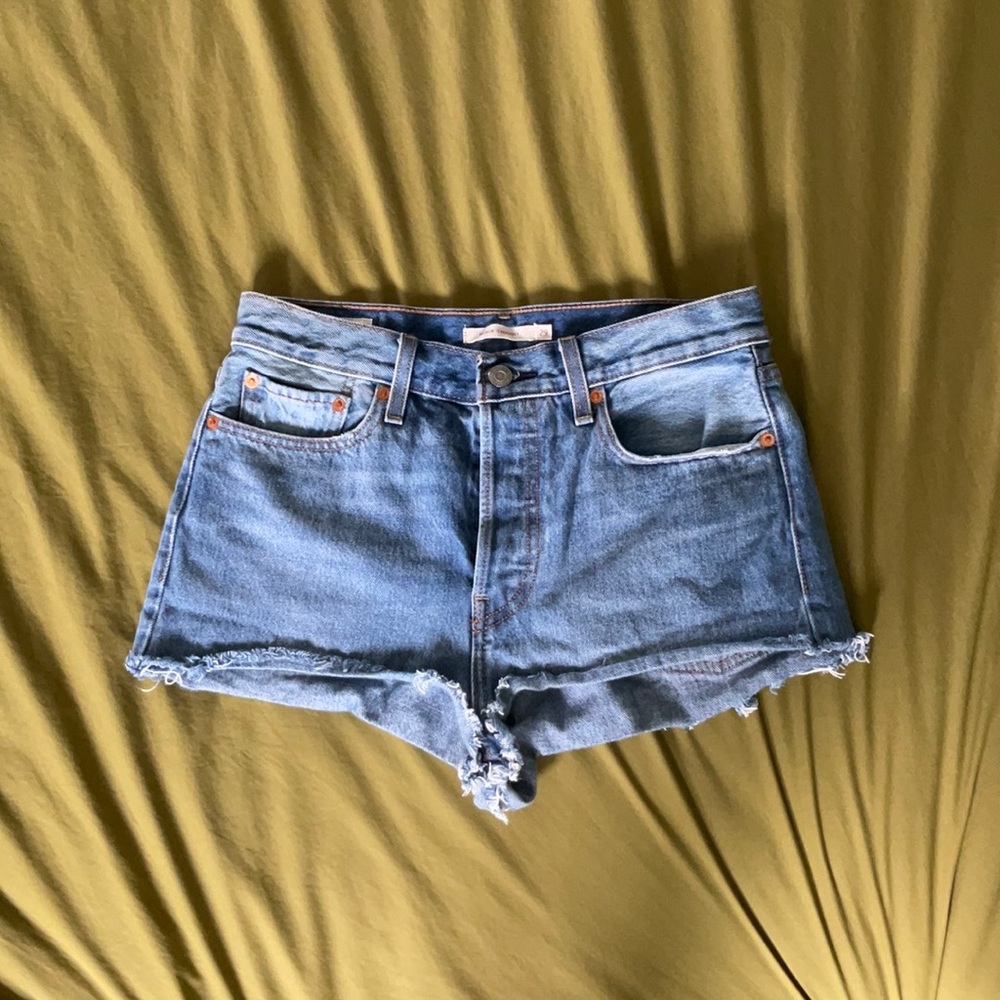 Levi’s Wedgie Straight Short